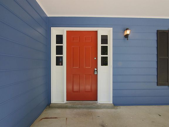 2nd image of 137 Glenshannon Dr