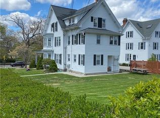 15 Grove Ave, Westerly, RI 02891