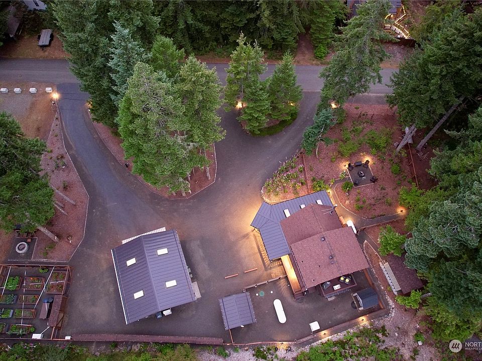 1st image of 131 N Clallam Place