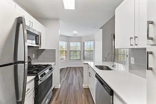 Windsor Kingstowne Photo 1