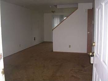 4th image of 2960 SE 38th Ct