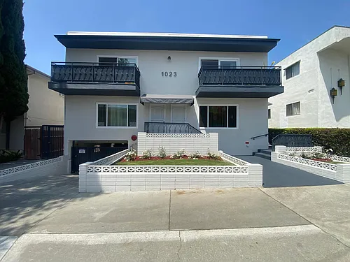 1023 N Laurel Ave Photo 1