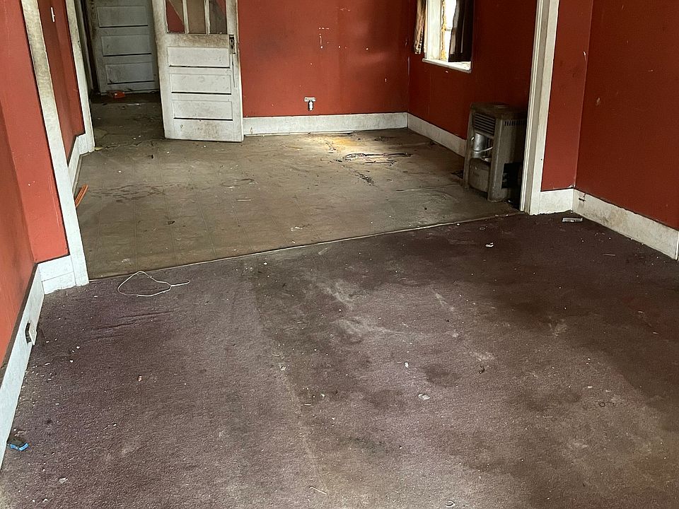 2nd image of 407 Mills St