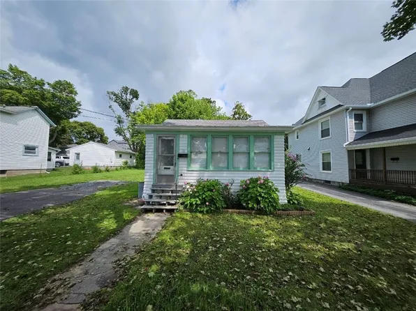 30 Paul St, Auburn, NY 13021