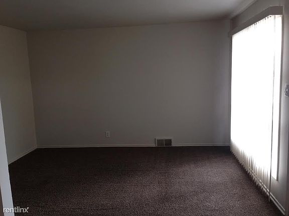 5th image of 2647 Ackley Ave #243