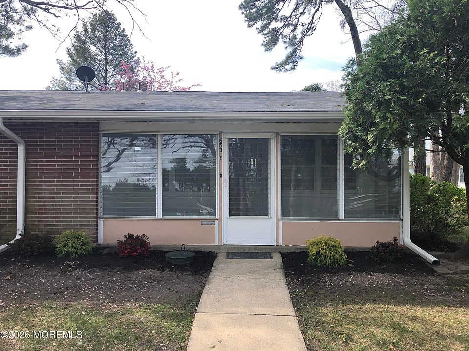 1st image of 653F Plymouth Drive