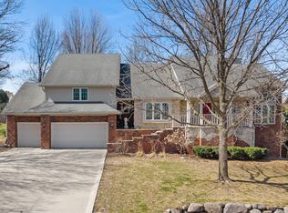 705 S 25th Ct, West Des Moines, IA 50265