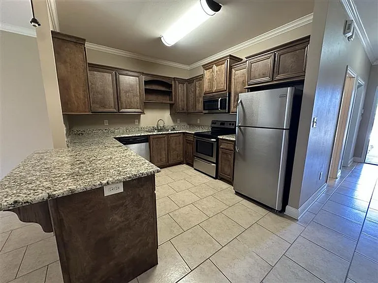 4002 Mobley Cir — Photo 10