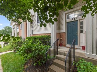 721 Hanbury Dr, Des Plaines, IL 60016