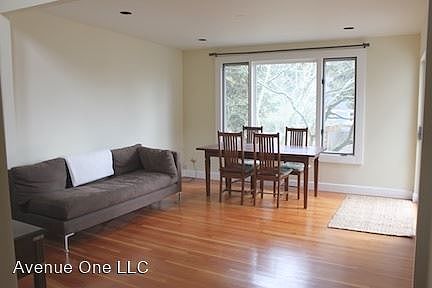 2nd image of 2419 Queen Anne Ave N