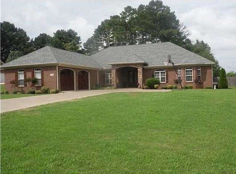 1st image of 1652 Country Club Dr