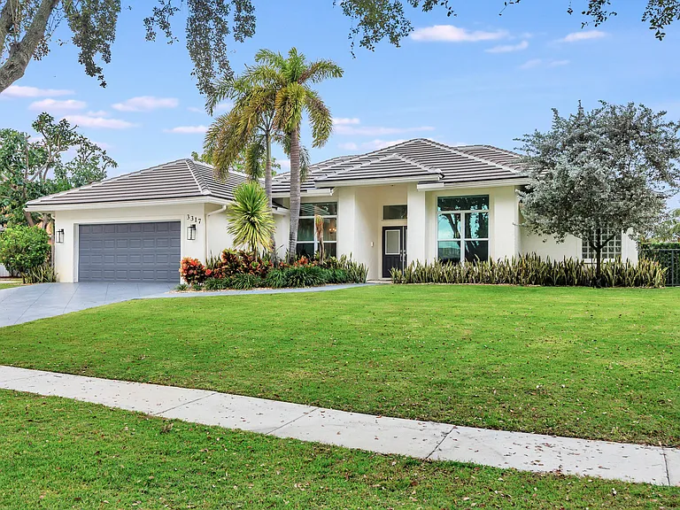 3317 Embassy Dr — Photo 35