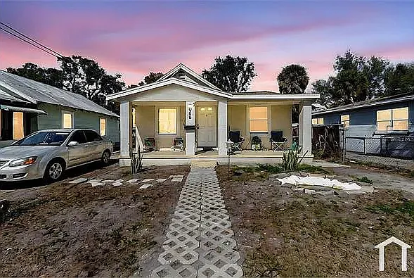 3 bed, 1242 sqft, $2,150 — Photo 1