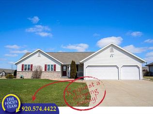 W5582 Brandon Way, APPLETON, WI 54915