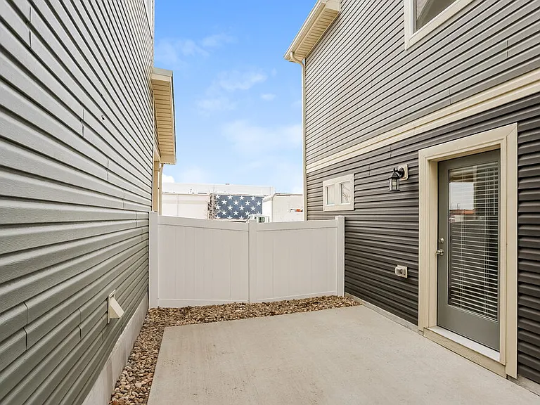 4742 N Tower Ct — Photo 17