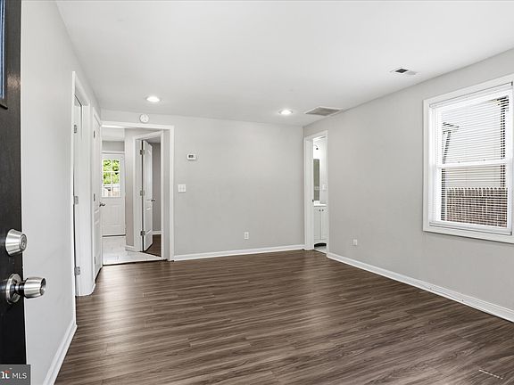 3rd image of 5242 Sands Rd