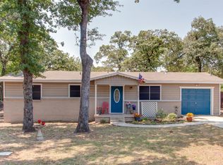 6290 Valley Ridge Dr, Fort Worth, TX 76140