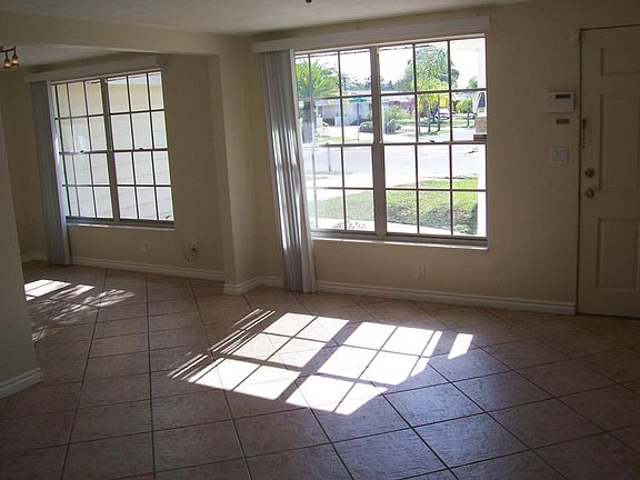 5th image of 2416 Breakwater Cir Unit 8