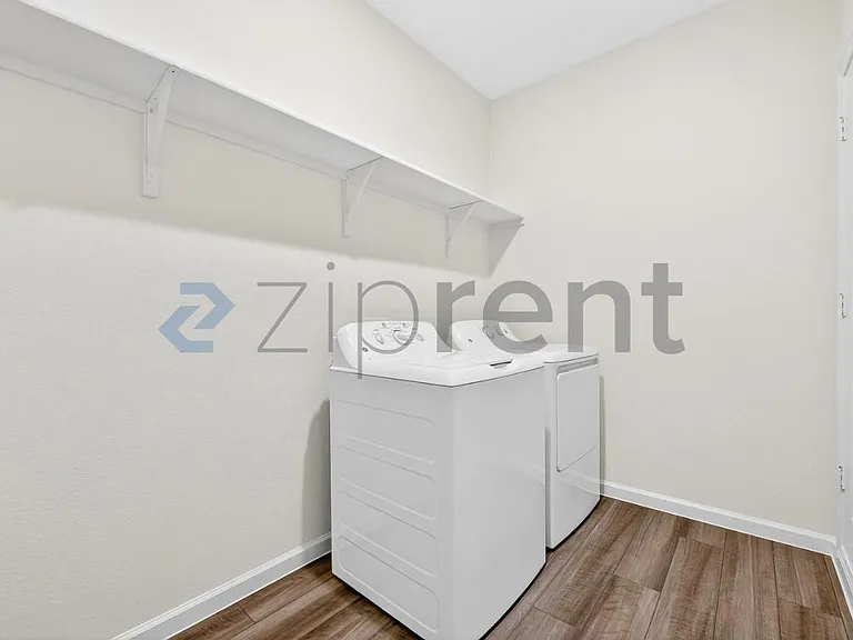 1317 Kennedy Rd — Photo 23