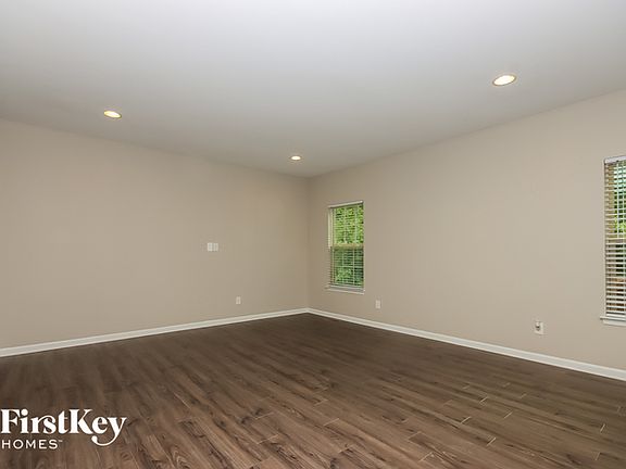 3rd image of 864 Westerland Ct