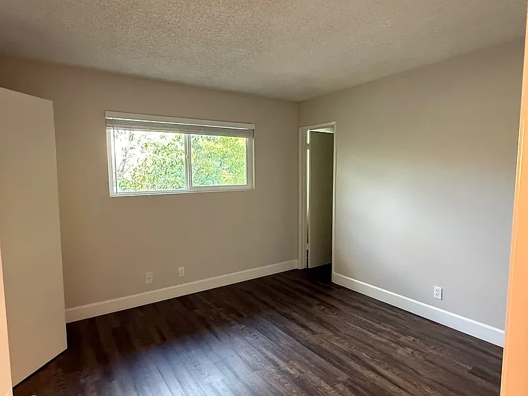 149 N Mountain Trl #E — Photo 6