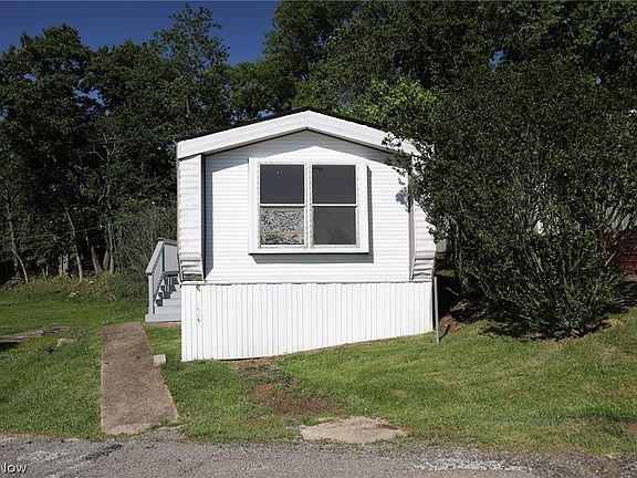 2nd image of 216 Young Ln