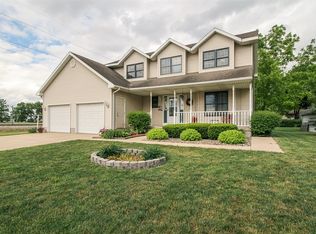 125 Gray Dr, Gilman, IL 60938