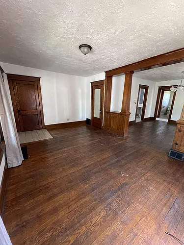 832 N Larch St #3 Photo 1