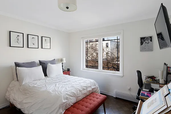 Bedroom, photo 1