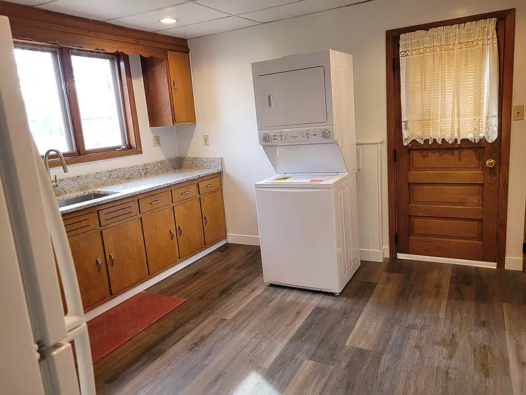 2905 Burden St — Photo 10