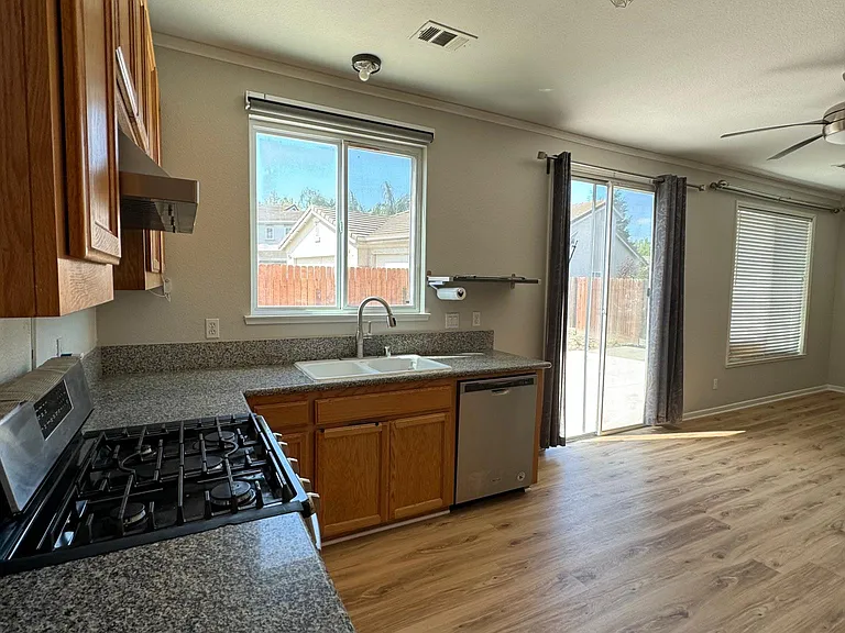 3354 Wyoming Ct — Photo 15