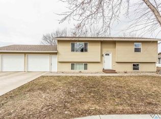 121 Church Ave, Tea, SD 57064