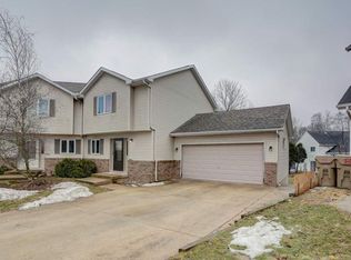 10 Connecticut Ct, Madison, WI 53719