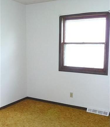 5th image of 1162 Stratford St