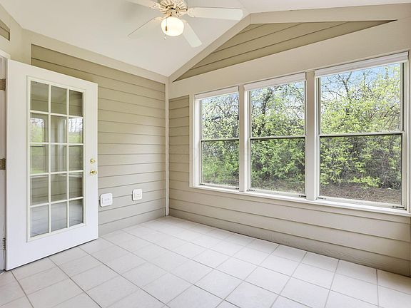 5th image of 627 Piney Glen Dr