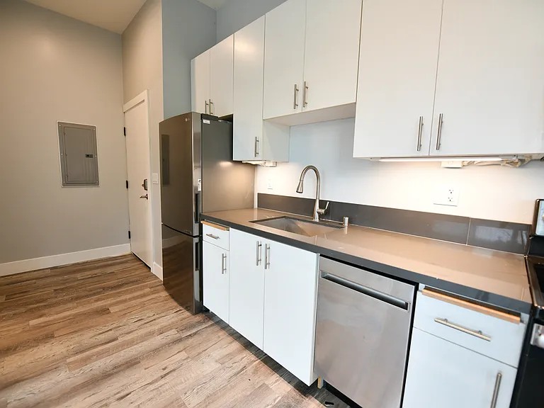 8465 Broadway #301 — Photo 24