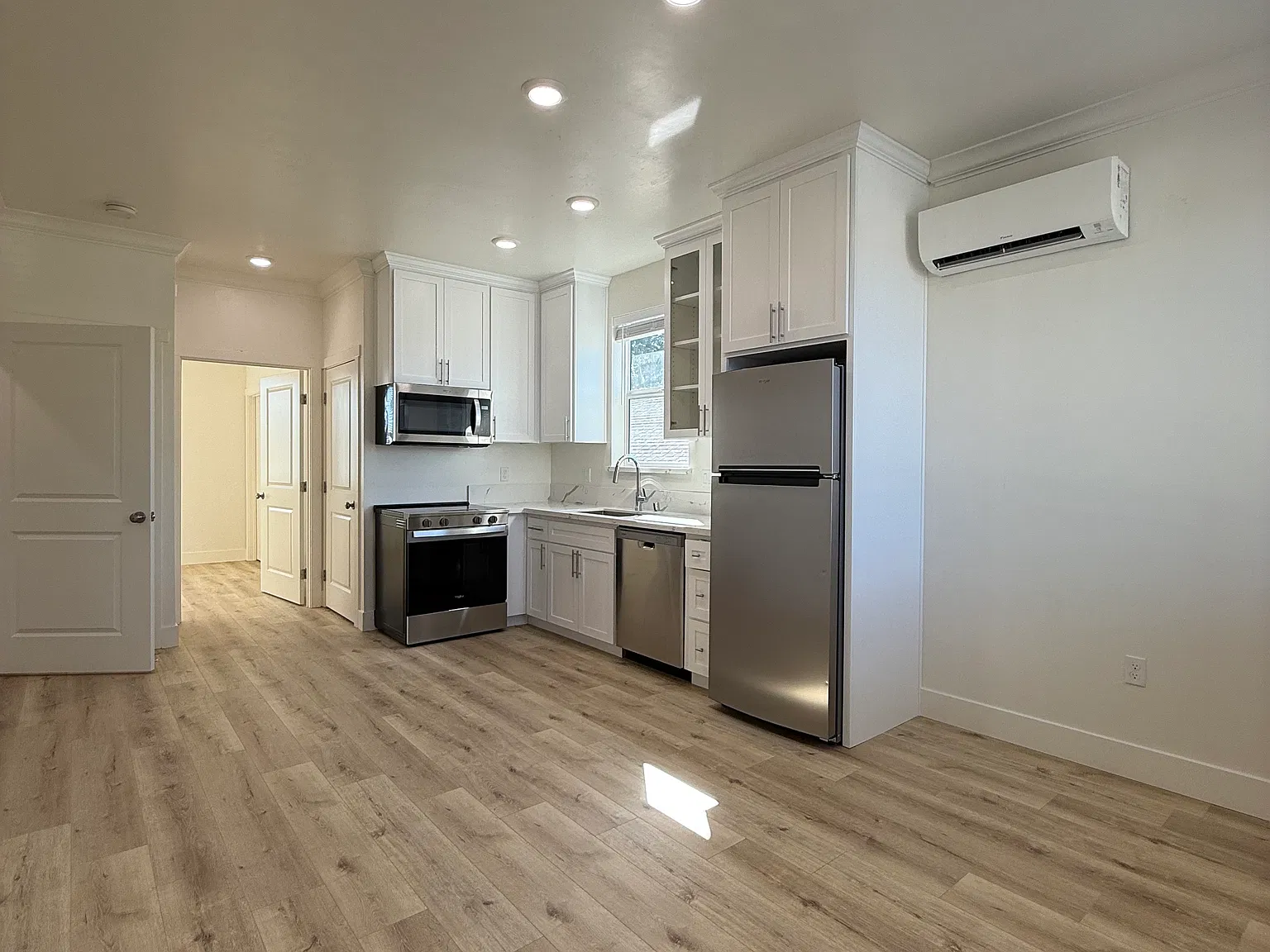 1 bed, $1,700 — Photo 3