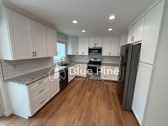 5th image of 351 Yale Ave