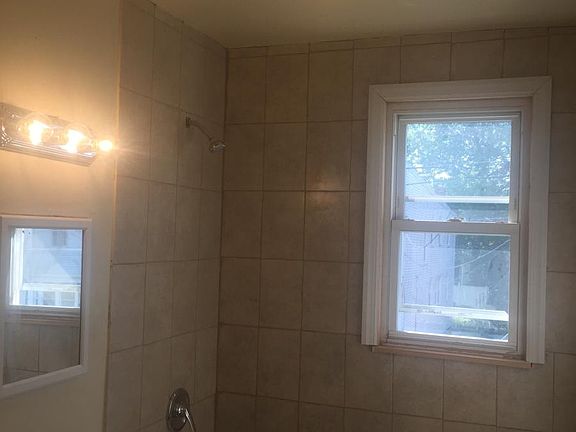 3rd image of 61 Saint James Pl APT 2