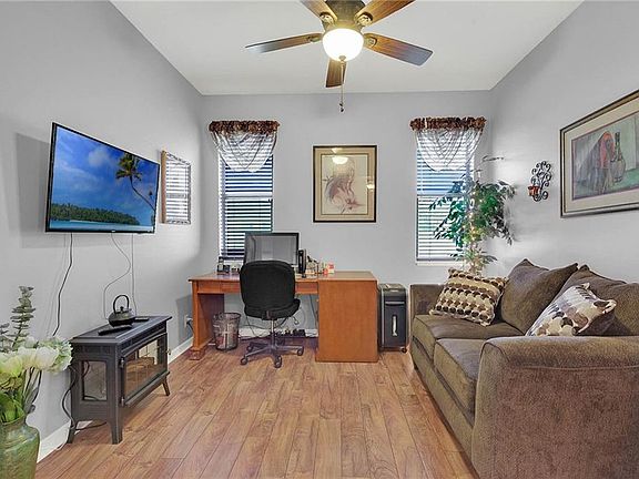3rd image of 814 Triple Crown Ct