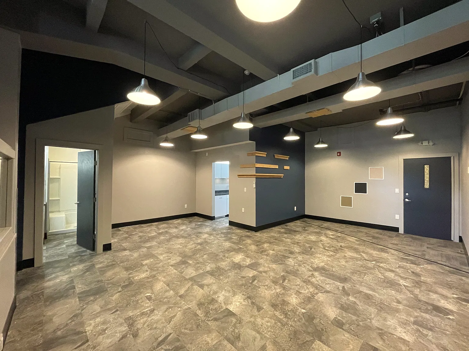 1 bed, 820 sqft, $1,245 — Photo 2