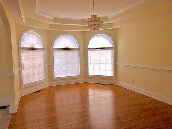 5th image of 4801 Birchhollow Dr