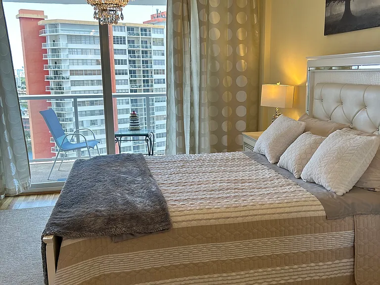 1301 Miami Gardens Dr #1421W — Photo 6