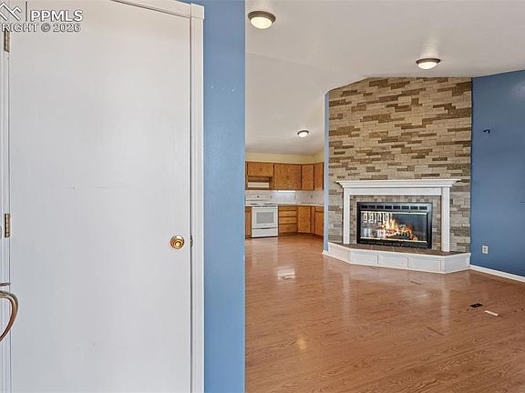 4th image of 487 Maroon Lake Cir