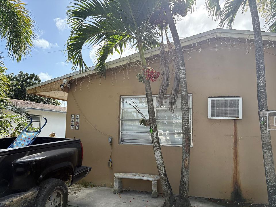2nd image of 1160 NW 9th St
