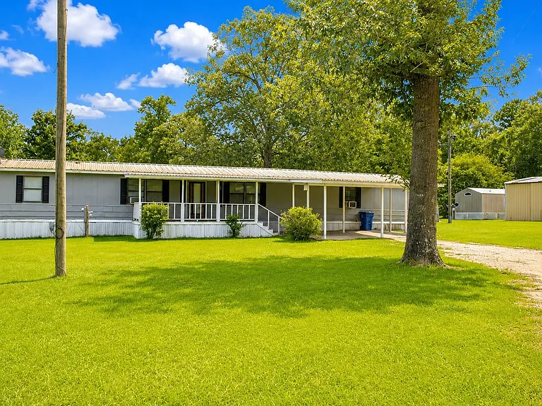 9910 State Highway 156 — Photo 4