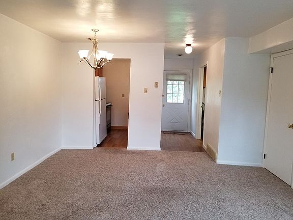 First floor Livingroom - Diningroom view