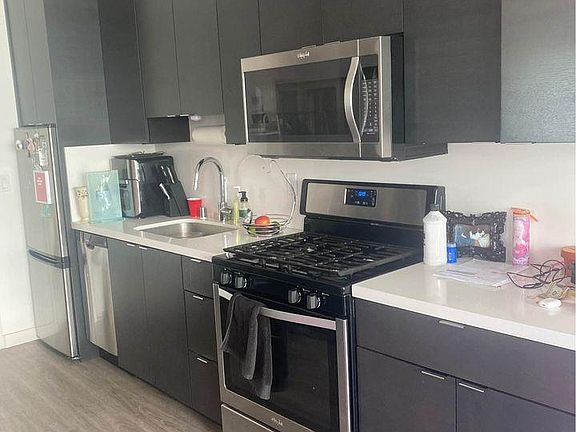 5th image of 275 Shipley St