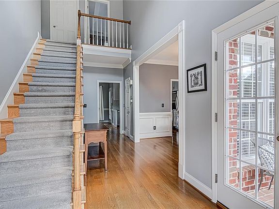 5th image of 5730 Bromley Dr