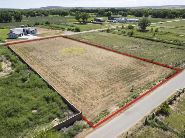 2121 Lucca Ave SW, Albuquerque, NM 87105